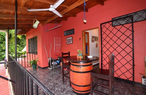 Manuel Antonio Casa | ESPACIOSA CASA DE 3 HAB. 2 B CERCA DEL CAMPO DE FÚTBOL EN MANUEL ANTONIO