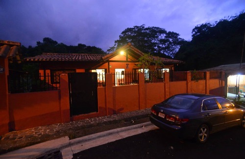 Manuel Antonio Casa | ESPACIOSA CASA DE 3 HAB. 2 B CERCA DEL CAMPO DE FÚTBOL EN MANUEL ANTONIO