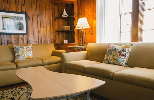 Downtown Myrtle Beach Cabaña | 3 dormitorios 2 baños Cottage, pet friendly, caminar 300 Ft. al océano, paseo marítimo y el muelle