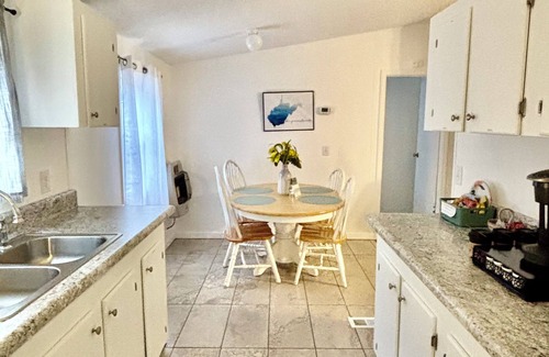 Bellepoint Casa | 3 BR 2 Bath house in Hinton, WV inside the New River Gorge National Park.