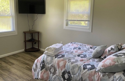 Harbinger Casa | 3 Br/2 Bath Waterfront Vacation Home-Pet Friendly