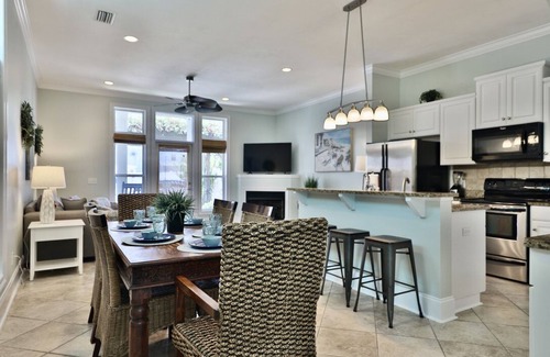 Biltmore Beach Casa | 3 BR 3.5 BA + BUNK ROOM HOUSE PET FRIENDLY! ! 1/2 Block off the Beach