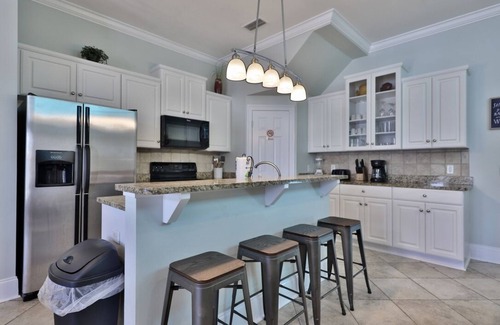 Biltmore Beach Casa | 3 BR 3.5 BA + BUNK ROOM HOUSE PET FRIENDLY! ! 1/2 Block off the Beach