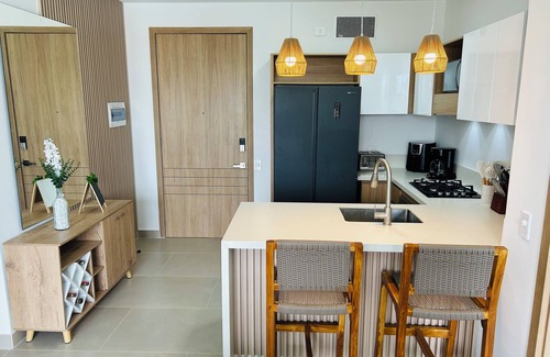 Zona Norte Condominio | 3 BR 3 Baños Hermoso Piso5 Vistas ala Laguna Lujoso Baia Kristal Zona Norte CTG