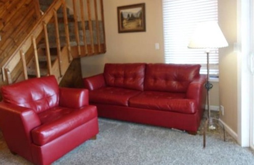 Lead Condominio | 3 BR Condo in ruggedly beautiful area. Outdoor adventures await you!
