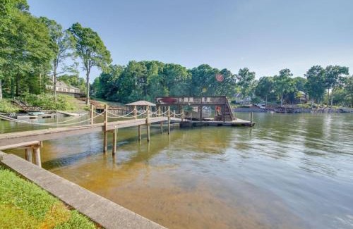 Mayhew Casa | 3 BR Cozy Lakefront Cottage