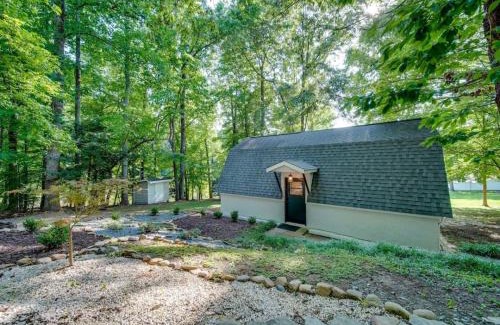 Mayhew Casa | 3 BR Cozy Lakefront Cottage