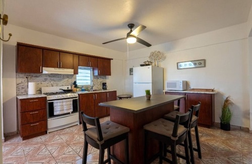Tierras Nuevas Poniente Apartamento | 3 BR Family Apt at El Flamingo Beach Club | Walk to the Beach