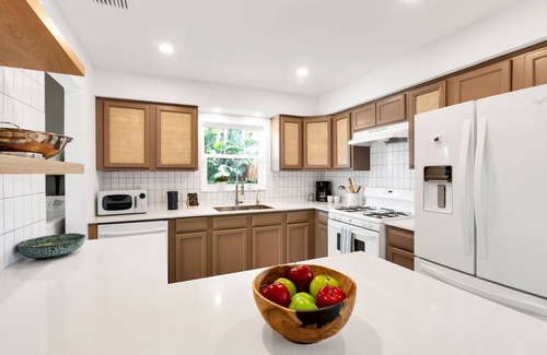 Central Corals Casa | 3 Br home, Clean, Close to Beach, Relaxing Vibe