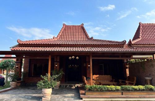 Klaten Casa | 3 BR Java House ONLY 5 mins to Prambanan Temple