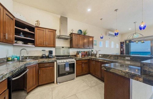 Colonia Meteorologico Casa | 3 BR Ocean Front Home w/ Pool