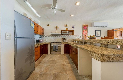 Cancun Condominio | 3 BR Oceanfront Villa with Pool