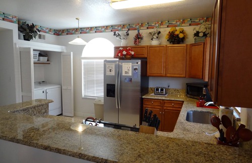 Kissimmee Casa | Casa de 3 habitaciones con piscina privada a 5 millas de Disney: piscina y spa gratuitos Calefacción + parrilla a gas