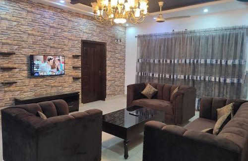Lahore Casa | 3 BR Serviced First Floor Near Emporium Mall