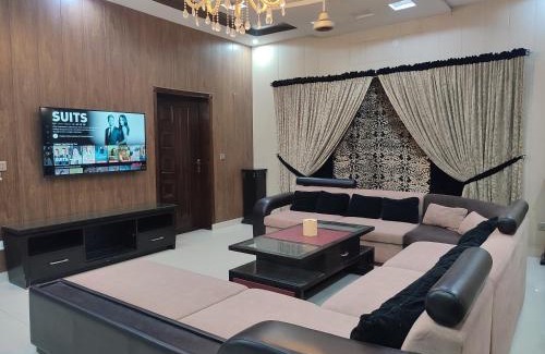 Lahore Casa | 3 BR Serviced Ground Floor Near Emporium Mall