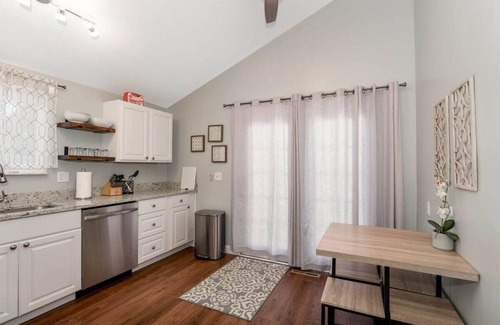 Euclid Casa | Best 3BR Home near Lake Erie!