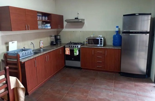 Manta Casa | 3 Br. w/ pool in Great Neigborhood