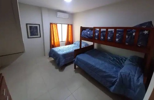 Manta Casa | 3 Br. w/ pool in Great Neigborhood
