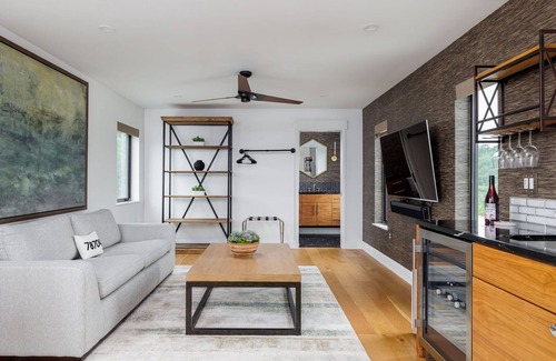 Zilker Casa | 3 BR, Walk In Showers, South Side | Zilker Zen
