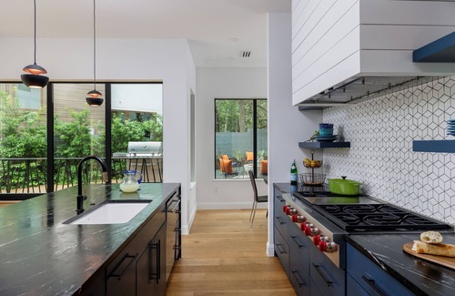 Zilker Casa | 3 BR, Walk In Showers, South Side | Zilker Zen
