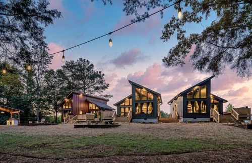 Baxter Cabina | 3 Cabins w/ Sauna, Hot Tubs, Pickleball, & Golf!