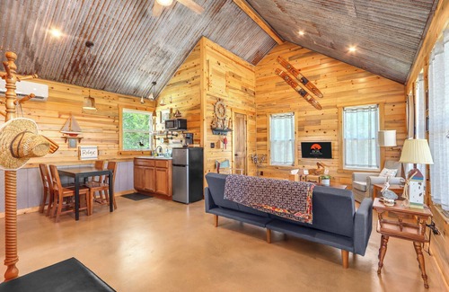 Wimberley Casa | 3 Cozy Cottages w/Firepit, Pickleball & More!