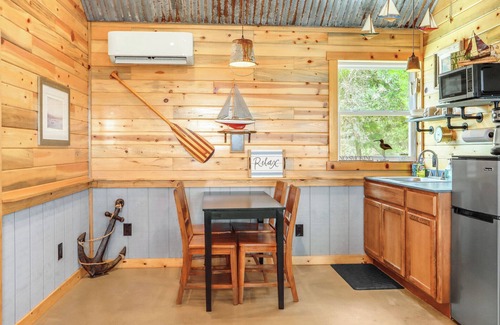 Wimberley Casa | 3 Cozy Cottages w/Firepit, Pickleball & More!