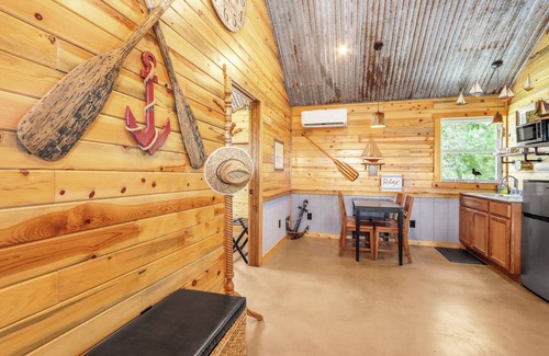 Wimberley Casa | 3 Cozy Cottages w/Firepit, Pickleball & More!