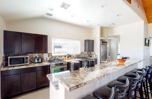 Enterprise Casa | 3-D Tour my 14Bd/14B with Pool and Spa. Close to Airport, Strip & Conventions