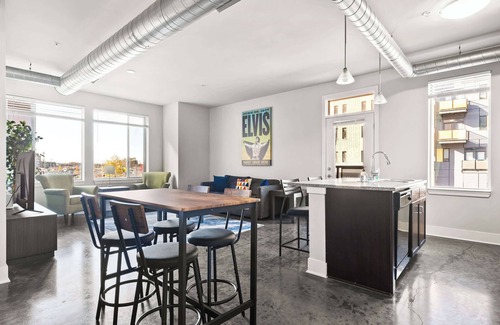 Mile Square Apartamento | 3 Downtown combined units with free parking
