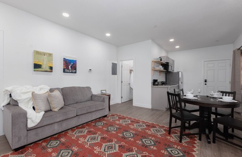 Mammoth Lakes Apartamento | #3 EV charging - easy access to slopes/restaurants