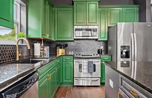 Long Beach Casa | 3 Family Units | 15 Bedrooms | Walk to Beach