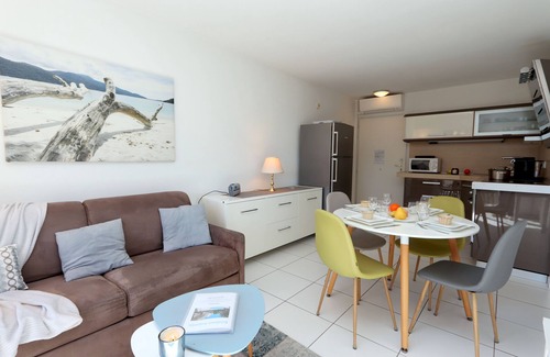 Saint-Raphael Apartamento | Apartamento con aire acondicionado para 4, 3 *. Piscina, Wifi, Estacionamiento