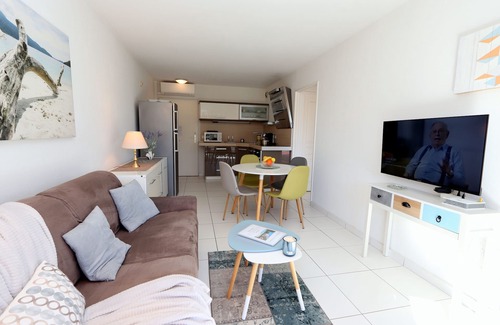 Saint-Raphael Apartamento | Apartamento con aire acondicionado para 4, 3 *. Piscina, Wifi, Estacionamiento