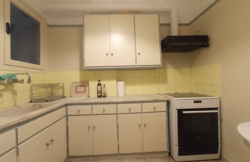 Athens City Centre Apartamento | 3-Generations Athenian home at the foot of the Acropolis hill in Athen"s center