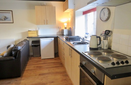Bodorgan Cabaña | 3 Glantraeth Farm Holiday Cottage