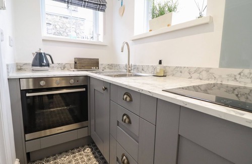Dolgellau Casa | 3 IVY COURT, pet friendly, character holiday cottage in Dolgellau