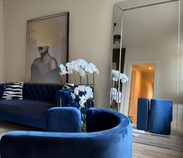 East Allegheny Apartamento | 3 KING Beds Free parking Stay close and stay cozy