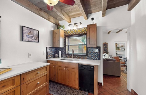 Sawmill Area Casa | 3 King Beds+Hot Tub+Walkers Paradise+Gated Parking+Instant Hot+Refrigerated Air