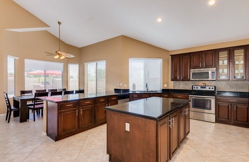 Augusta Ranch Casa | ¡Listo para entretener a familiares y amigos! Piscina privada climatizada, barbacoa + capacidad para 20