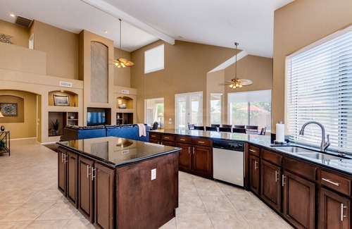 Augusta Ranch Casa | ¡Listo para entretener a familiares y amigos! Piscina privada climatizada, barbacoa + capacidad para 20