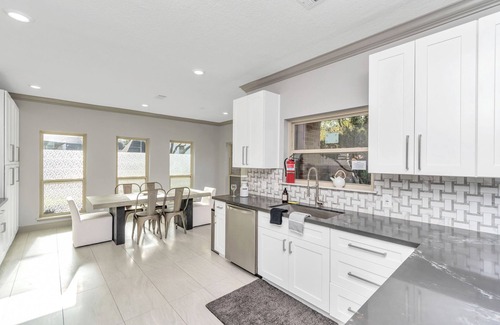 George Bush Park/Eldridge Casa | Designer Home, 30+ Night only ,BP Petroleum 3 Mins