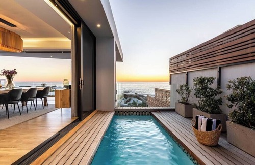 Camps Bay Villa | 3 Levels Villa with 2 Pools - 200m from the beach