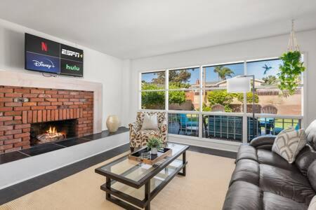National City Casa | 3 Living Rooms - Spacious - Family-Friendly