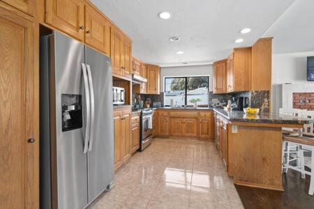 National City Casa | 3 Living Rooms - Spacious - Family-Friendly