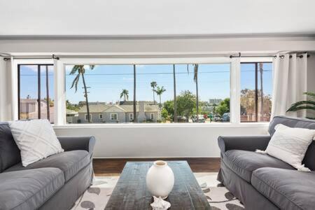National City Casa | 3 Living Rooms - Spacious - Family-Friendly