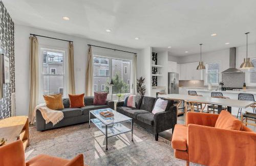Nashville Casa | 3 Lux Homes Huge Rooftop 2mi to Broadway Sleeps 36