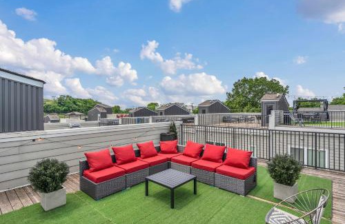 Nashville Casa | 3 Lux Homes Huge Rooftop 2mi to Broadway Sleeps 36