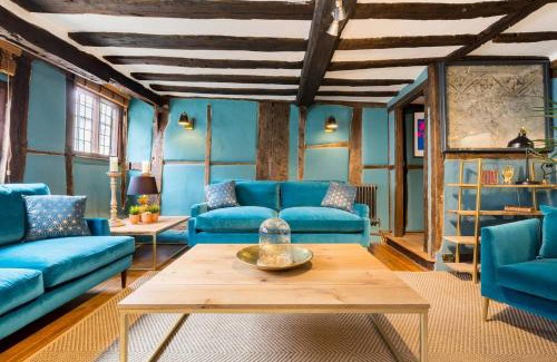 City Centre Casa | 3 MASONS COURT The Oldest House in Stratford Upon Avon, Warwickshire.