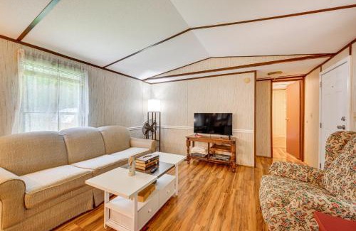 New London Casa | 3 Mi to Badin Lake Quiet New London Retreat
